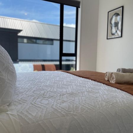 Luxury 2 Bedroom Townhouse Opposite Merivale Mall Christchurch Exterior foto