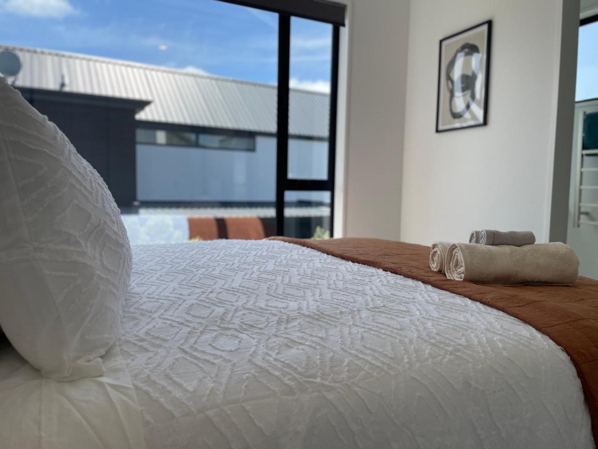 Luxury 2 Bedroom Townhouse Opposite Merivale Mall Christchurch Exterior foto