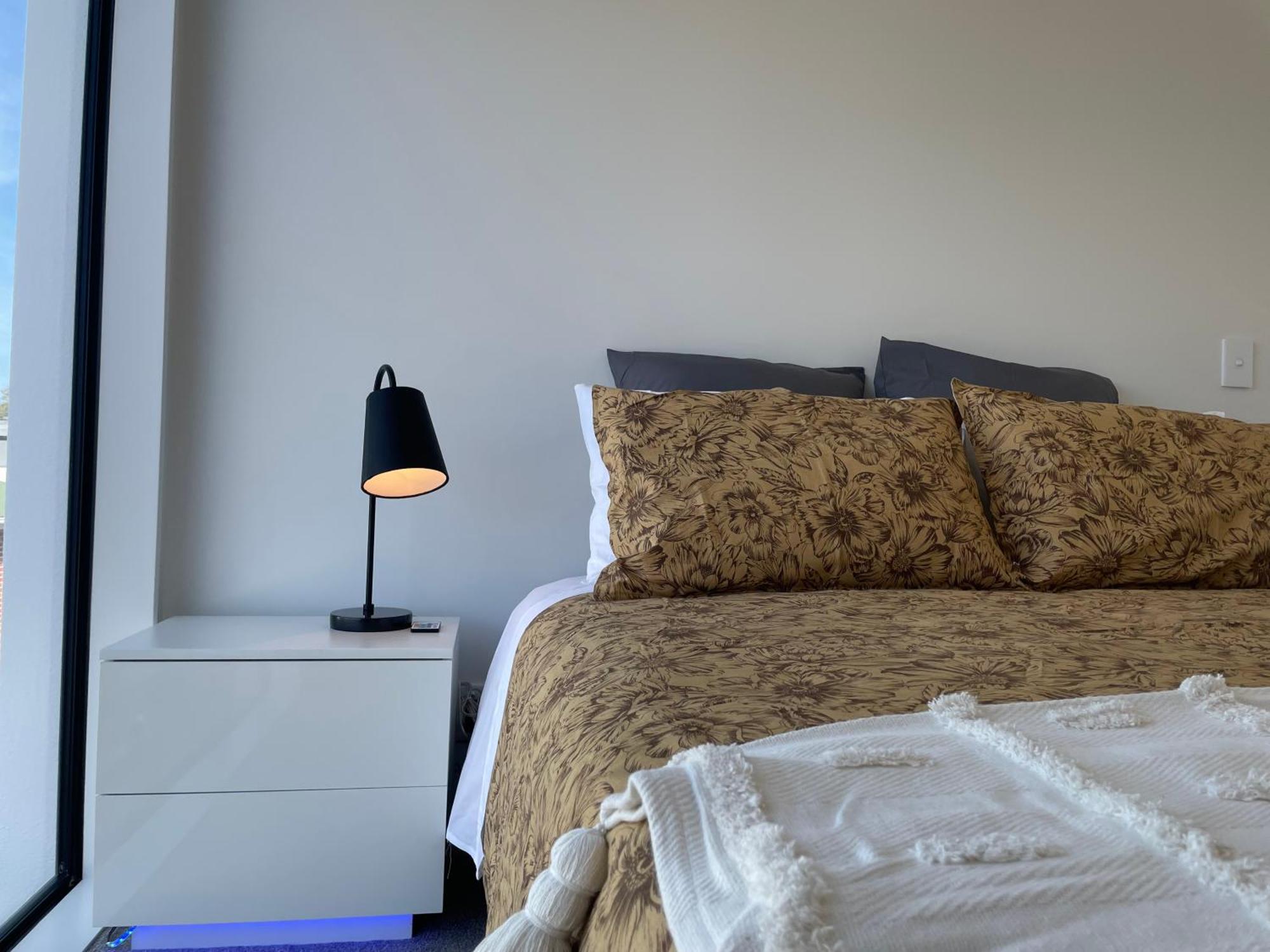 Luxury 2 Bedroom Townhouse Opposite Merivale Mall Christchurch Exterior foto
