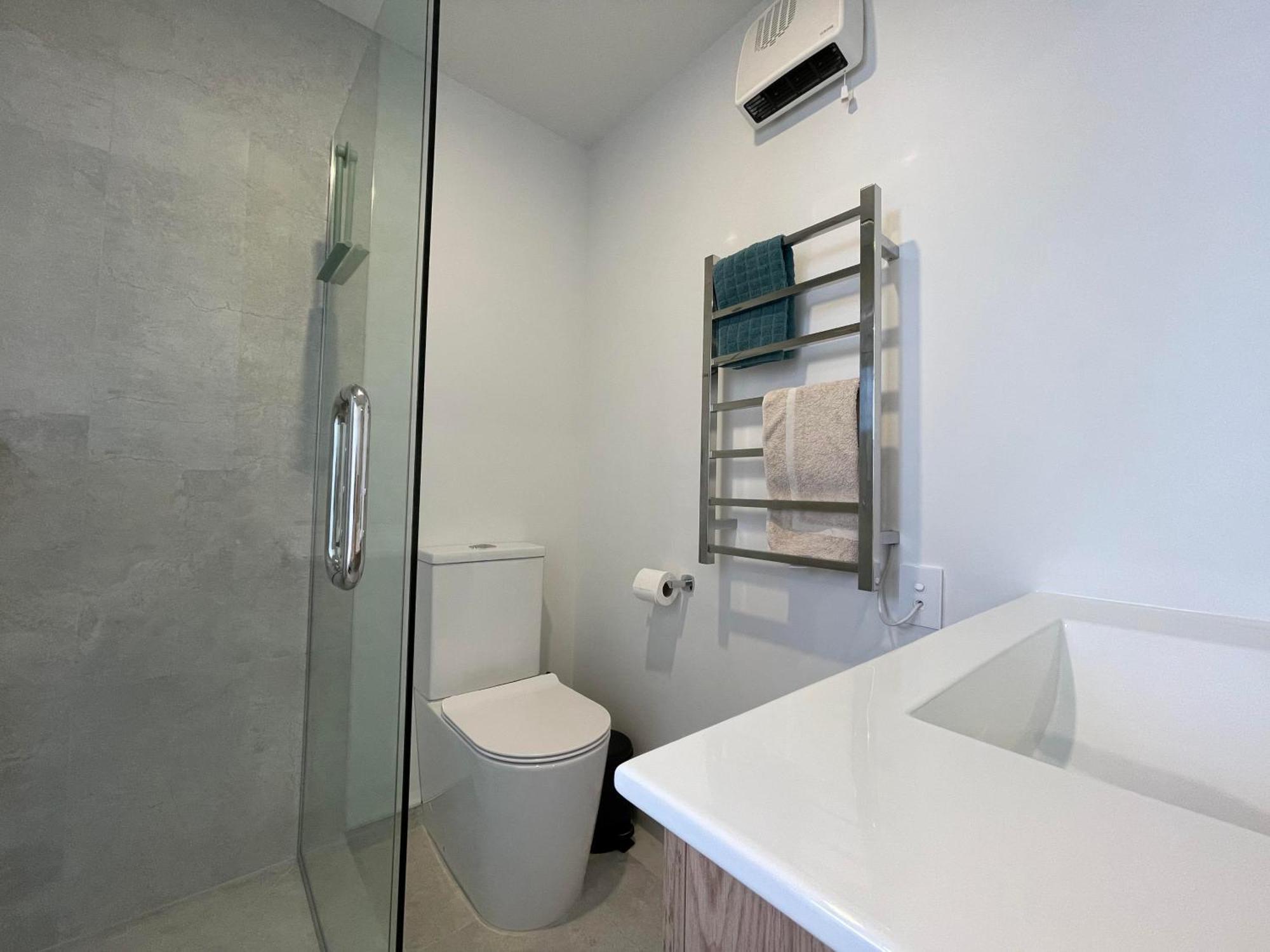 Luxury 2 Bedroom Townhouse Opposite Merivale Mall Christchurch Exterior foto
