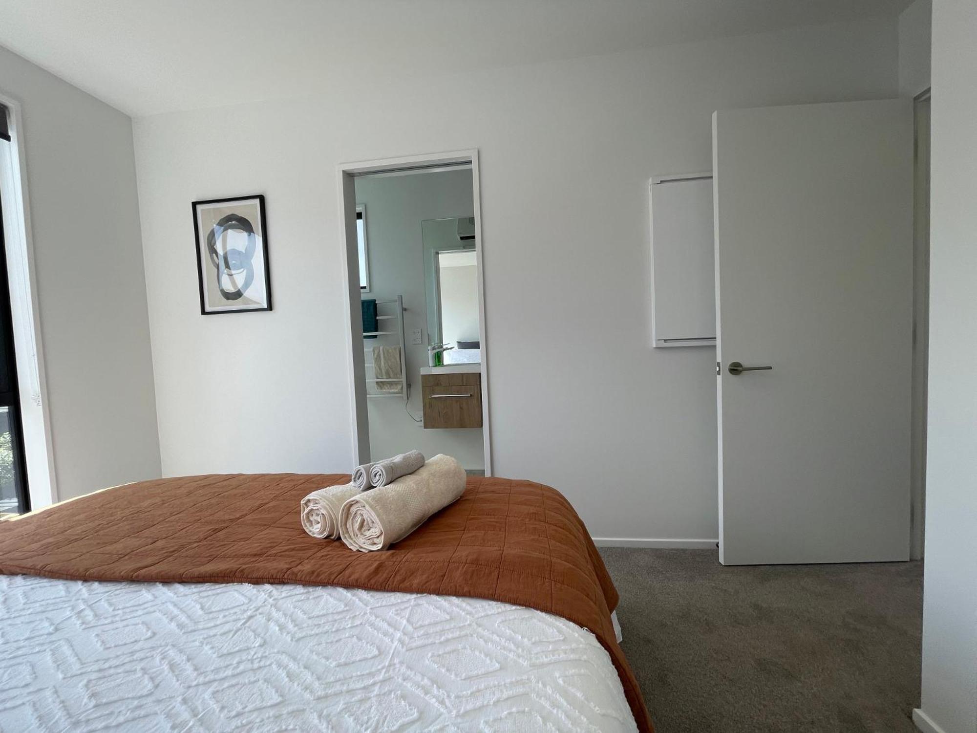 Luxury 2 Bedroom Townhouse Opposite Merivale Mall Christchurch Exterior foto