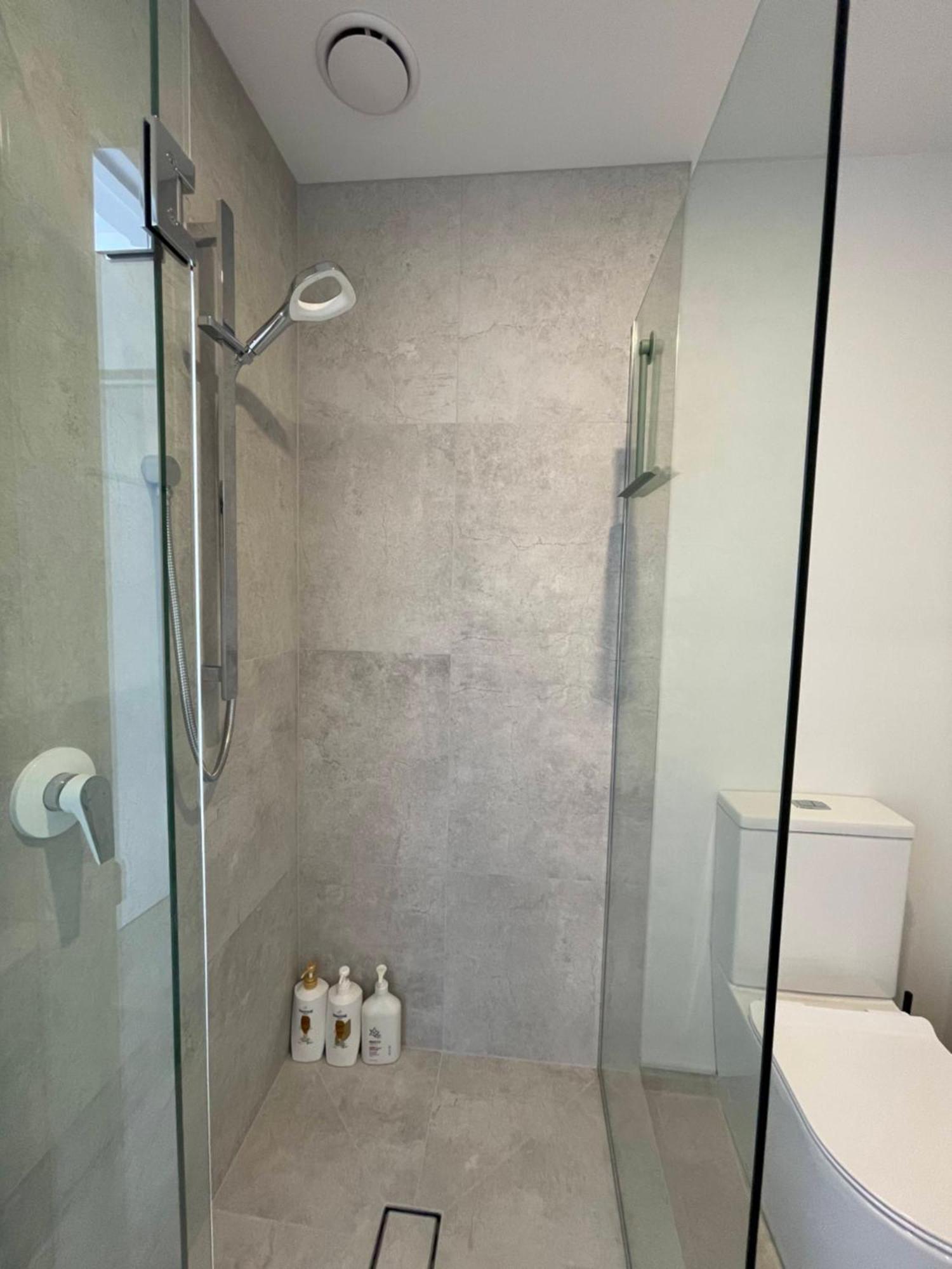 Luxury 2 Bedroom Townhouse Opposite Merivale Mall Christchurch Exterior foto