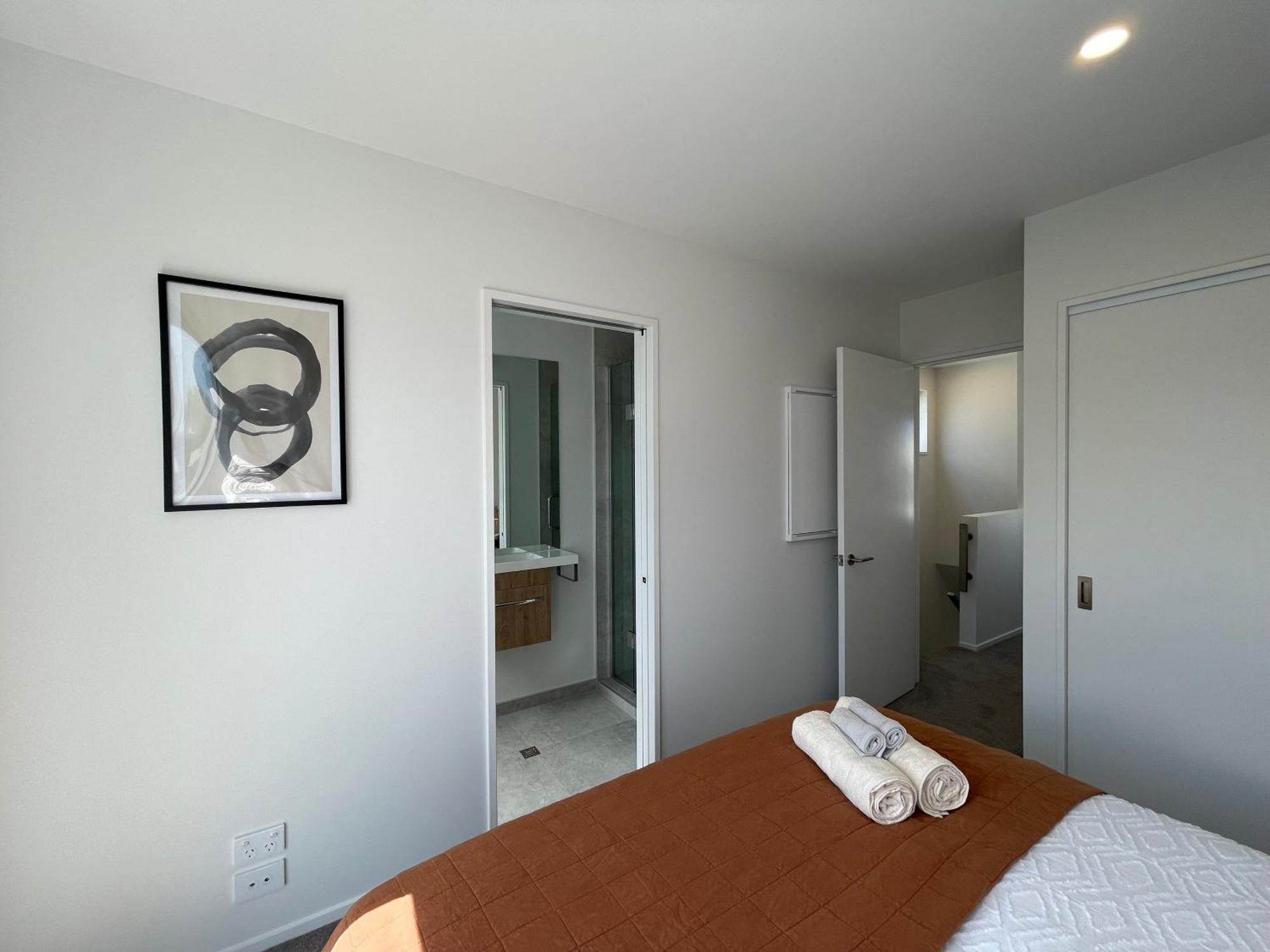 Luxury 2 Bedroom Townhouse Opposite Merivale Mall Christchurch Exterior foto