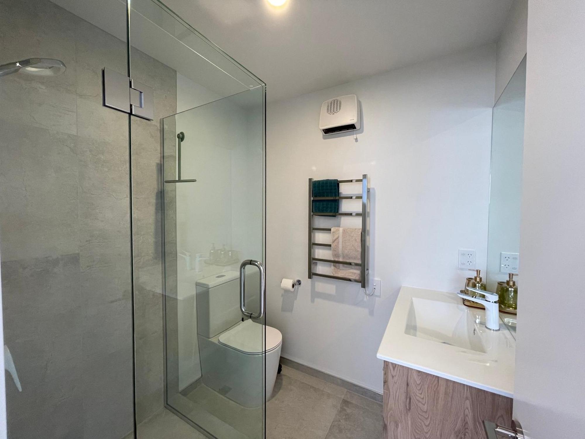 Luxury 2 Bedroom Townhouse Opposite Merivale Mall Christchurch Exterior foto