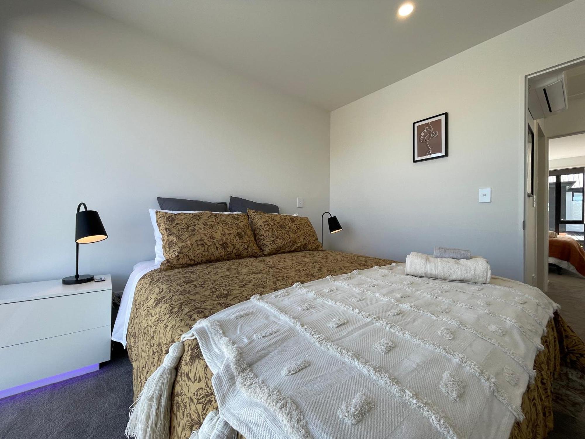 Luxury 2 Bedroom Townhouse Opposite Merivale Mall Christchurch Exterior foto